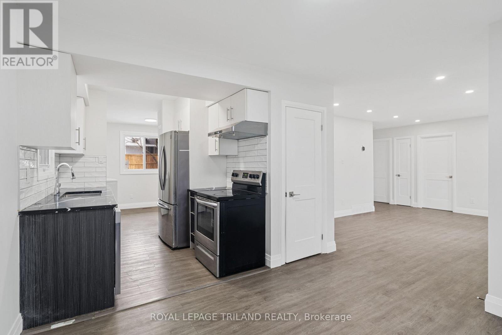 32 Parish Street, St. Thomas, Ontario  N5R 4W8 - Photo 8 - X12609024