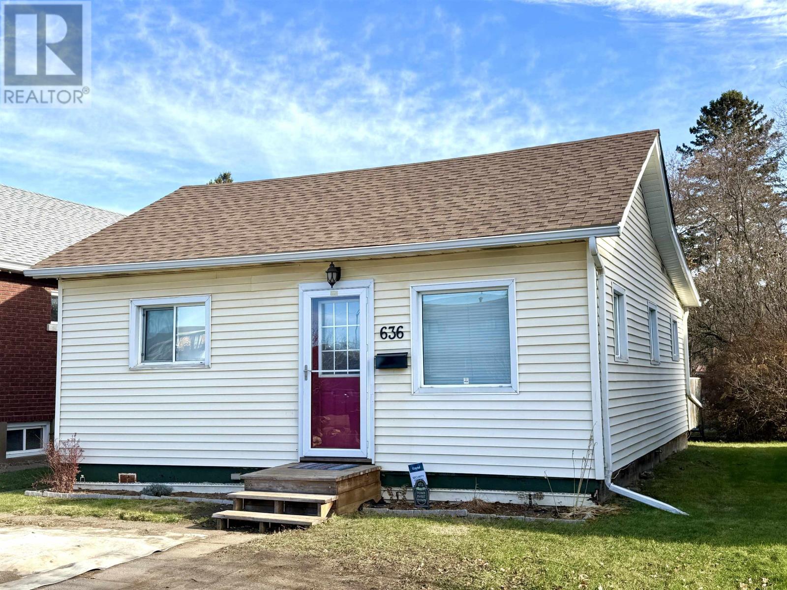 636 Vickers ST N, Thunder Bay, Ontario