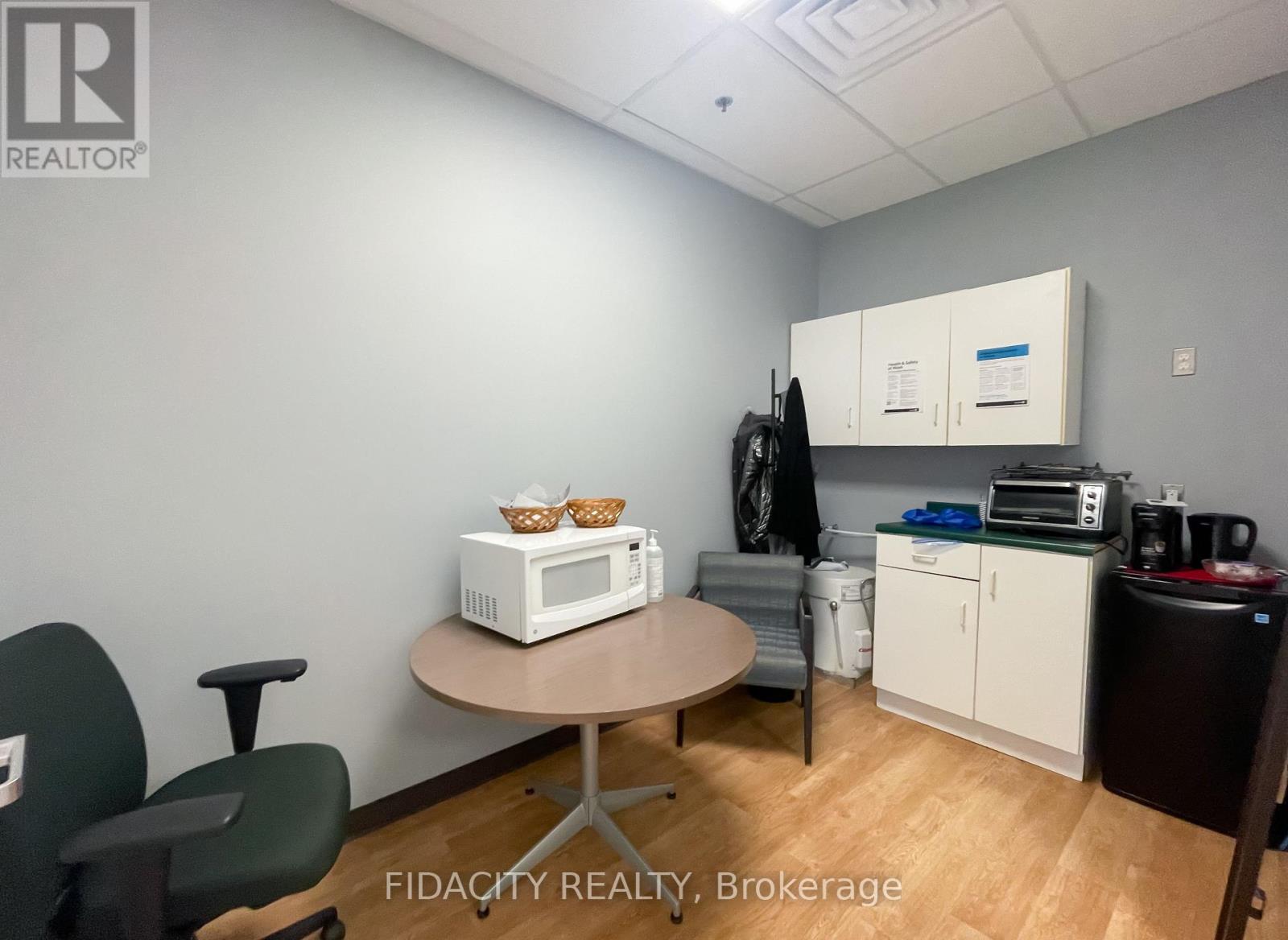 G - 75 Colonnade Road, Ottawa, Ontario  K2E 0A8 - Photo 5 - X12608950