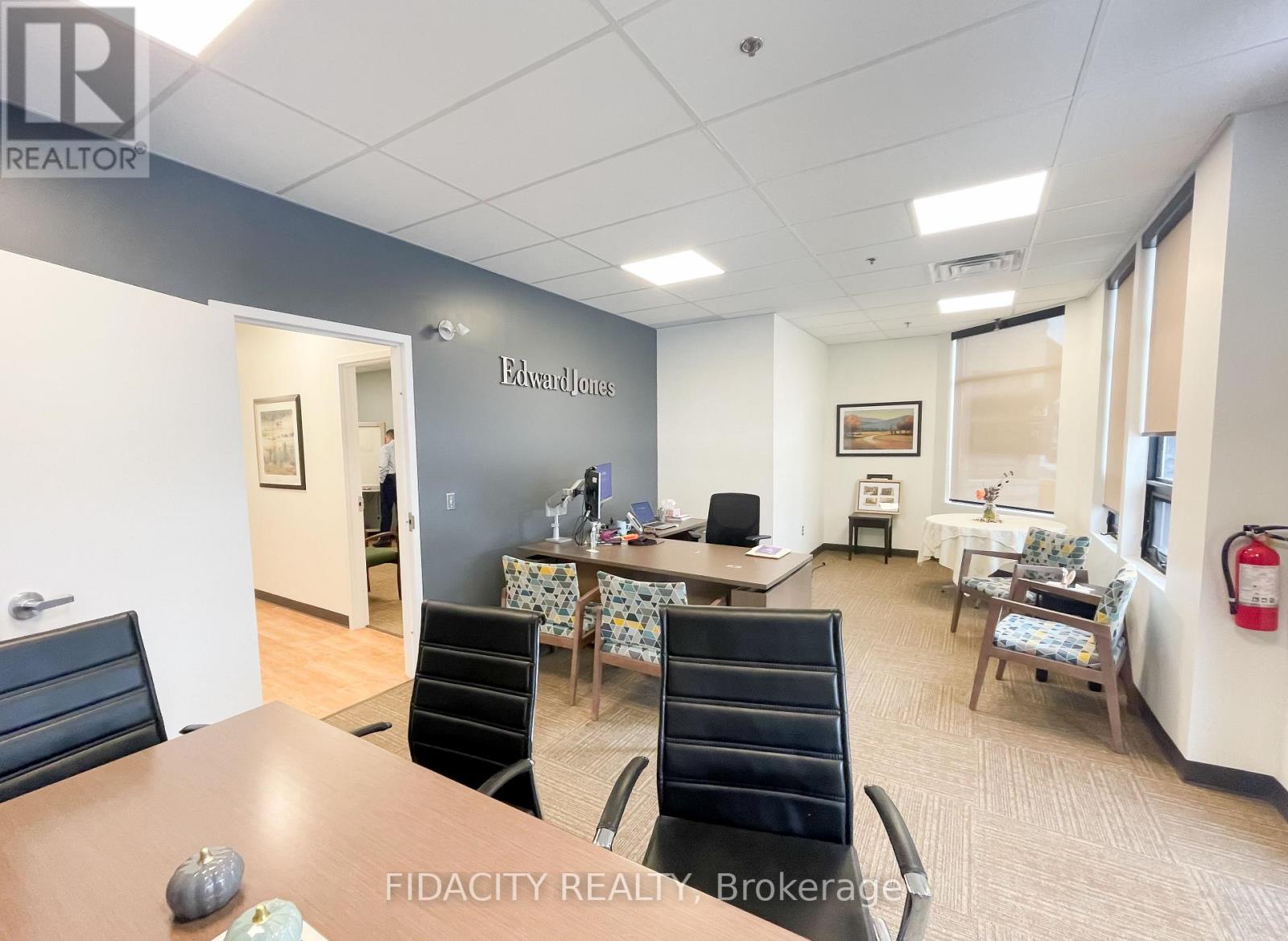 G - 75 Colonnade Road, Ottawa, Ontario  K2E 0A8 - Photo 7 - X12608950