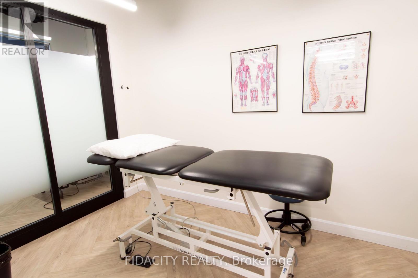 B - 77 Colonnade Road, Ottawa, Ontario  K2E 0A5 - Photo 6 - X12608952