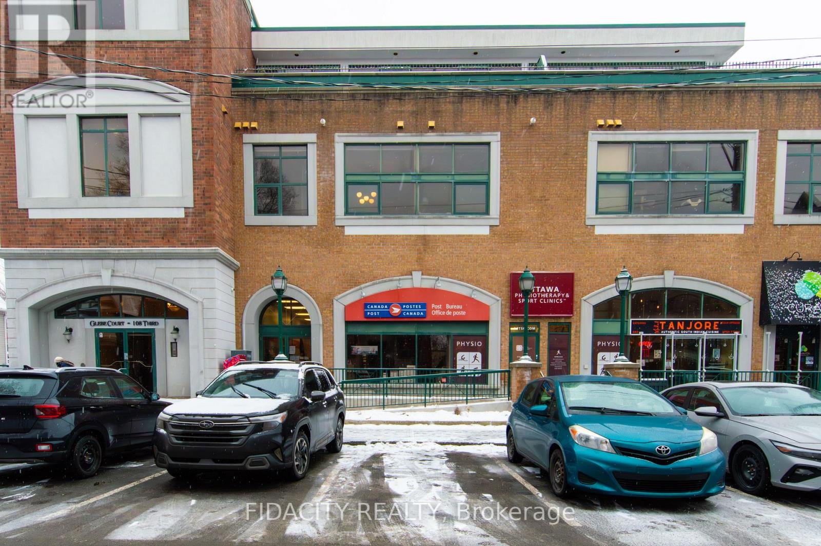 3 - 108 Third Avenue, Ottawa, Ontario  K1S 2J8 - Photo 2 - X12608954