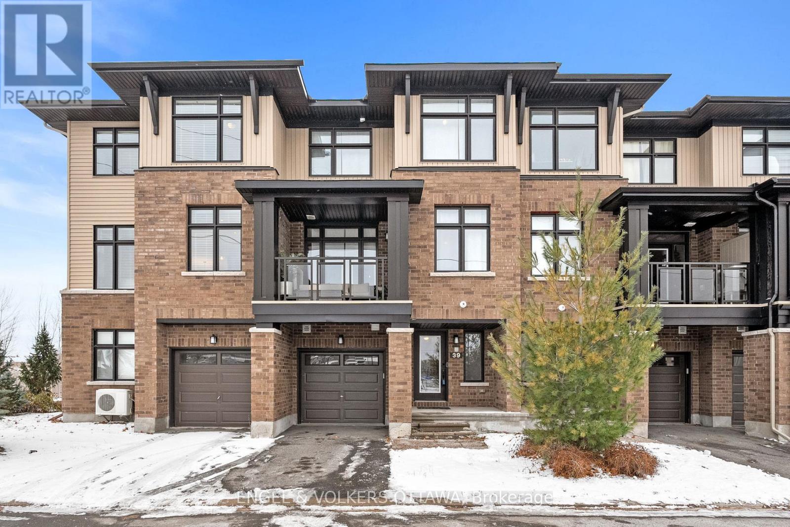 39 STOCKHOLM PRIVATE, Ottawa, Ontario