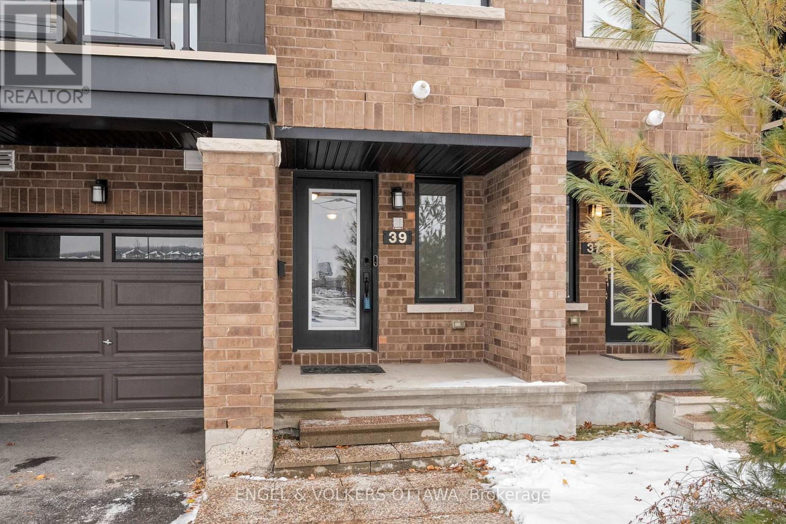 39 Stockholm Private, Ottawa, Ontario  K4M 0G9 - Photo 2 - X12609042