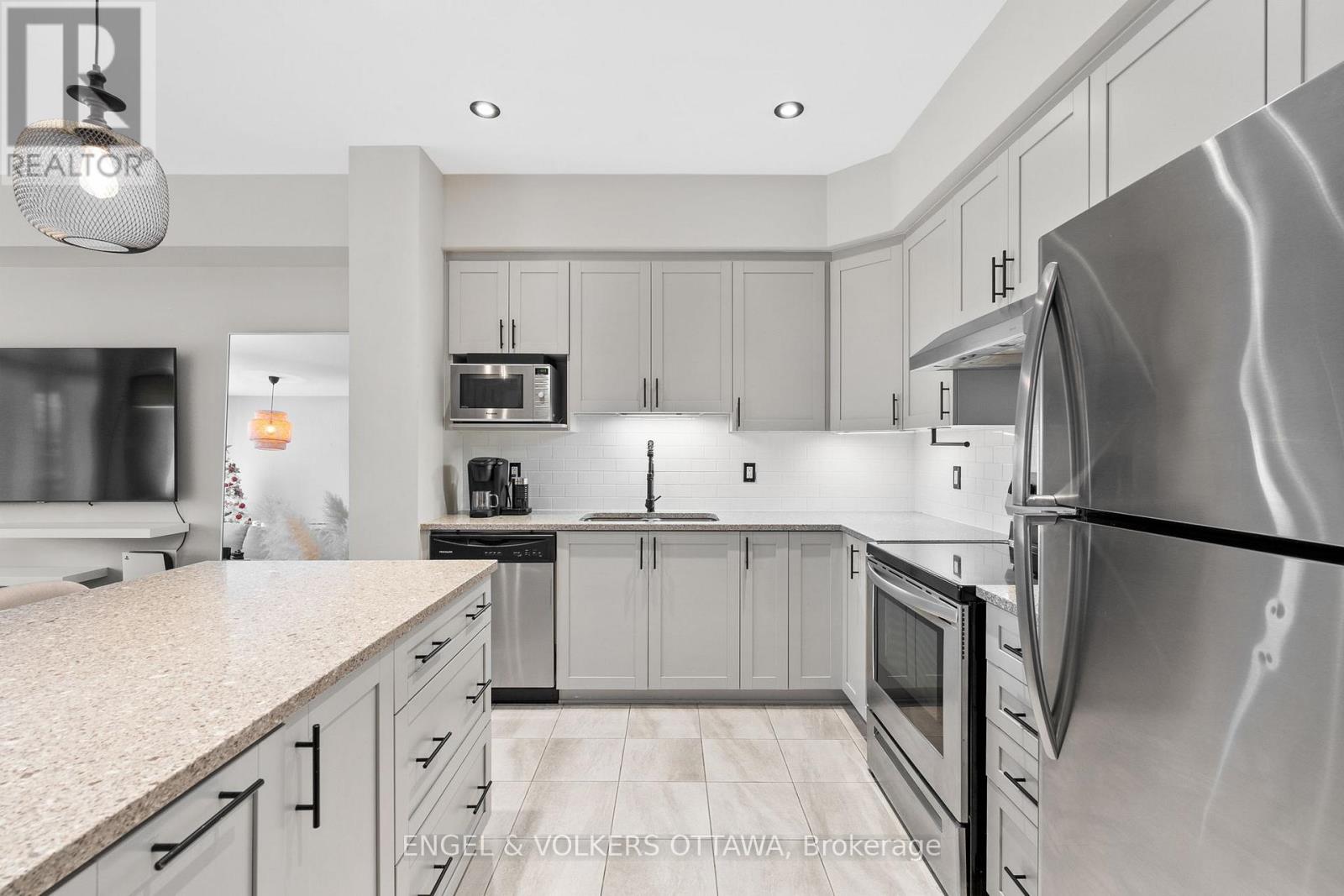 39 Stockholm Private, Ottawa, Ontario  K4M 0G9 - Photo 8 - X12609042