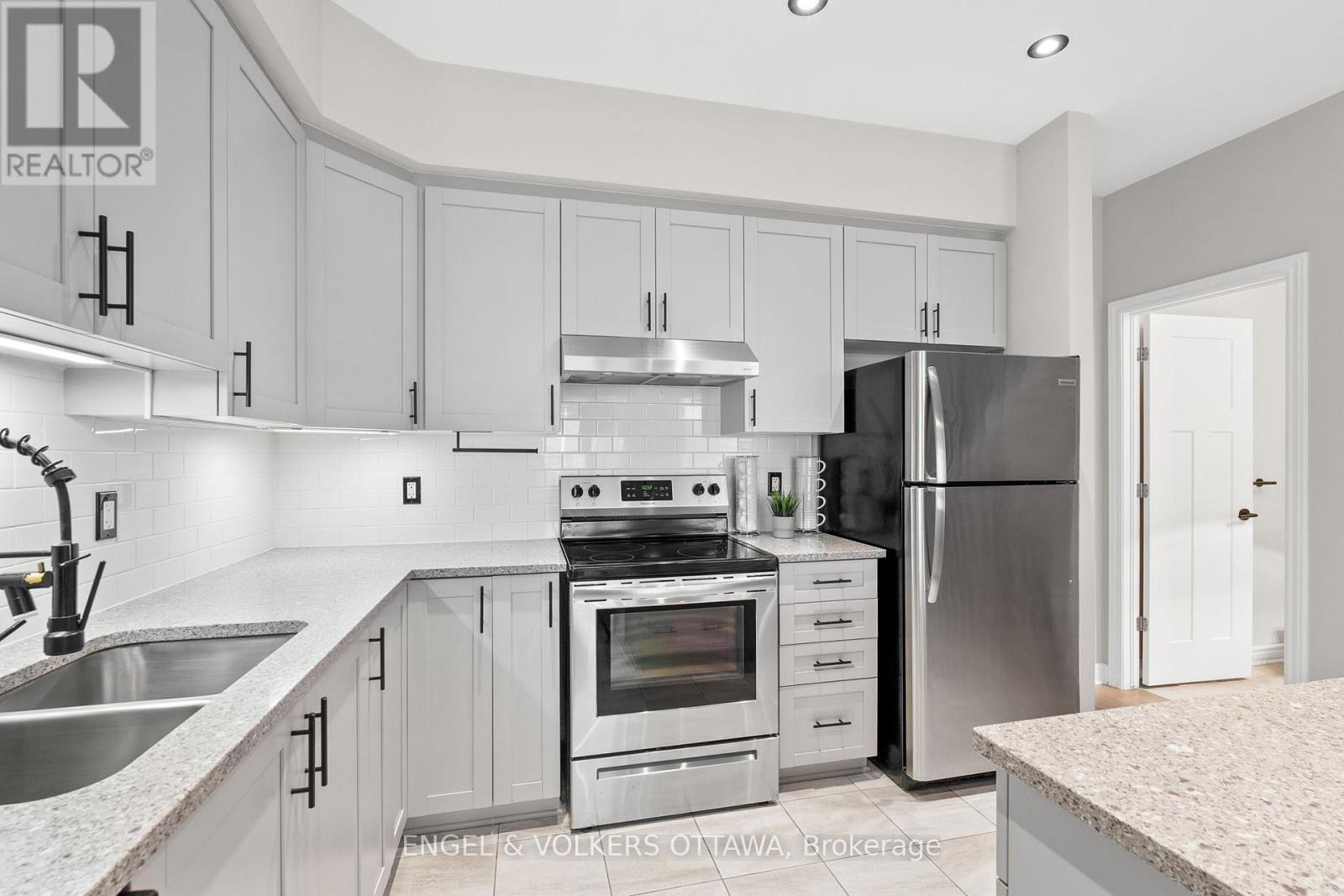 39 Stockholm Private, Ottawa, Ontario  K4M 0G9 - Photo 9 - X12609042