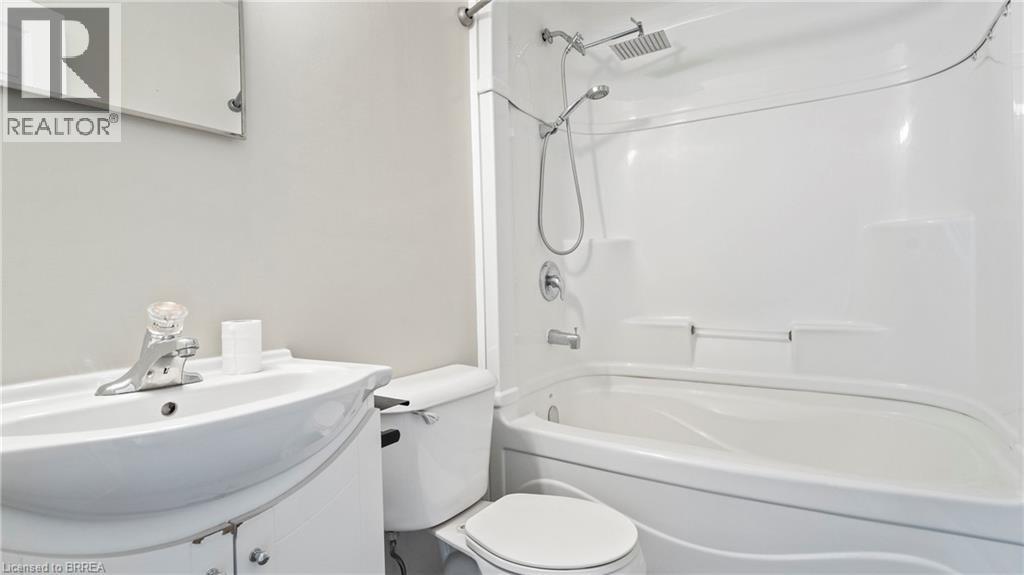 994 Colborne Street E Unit# #3, Brantford, Ontario  N3T 5L7 - Photo 12 - 40792737