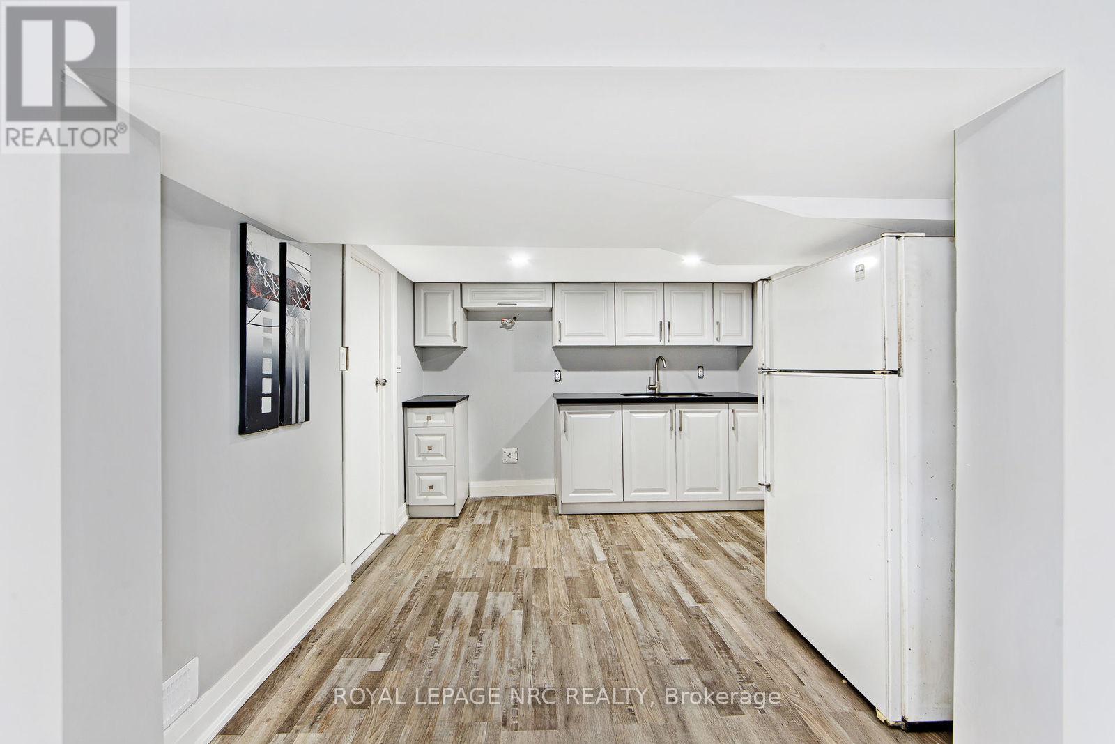 4434 Second Avenue, Niagara Falls (Downtown), Ontario  L2E 4H2 - Photo 12 - X12608938