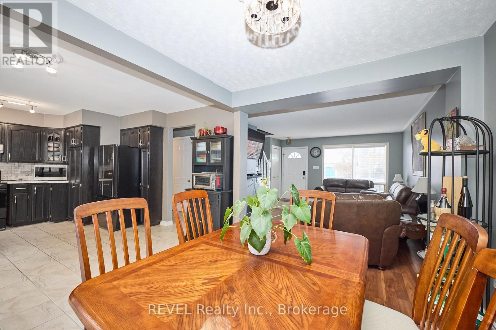 6615 Harper Drive, Niagara Falls, Ontario  L2E 7H7 - Photo 10 - X12608990