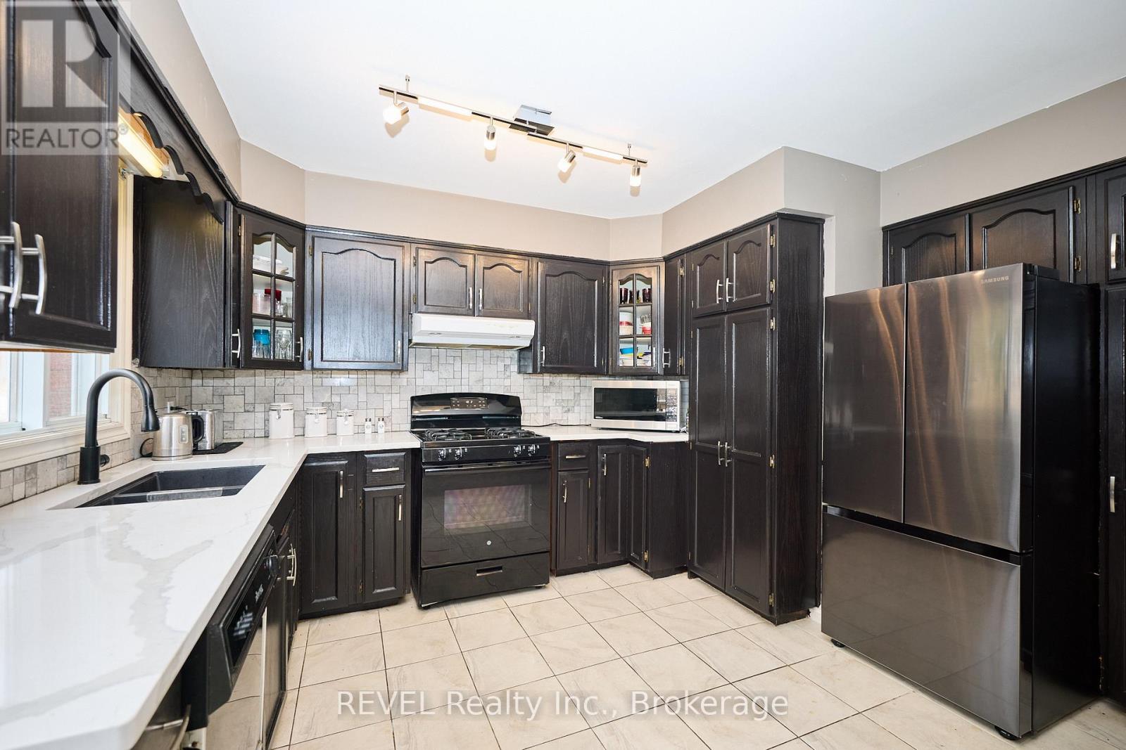 6615 Harper Drive, Niagara Falls, Ontario  L2E 7H7 - Photo 16 - X12608990