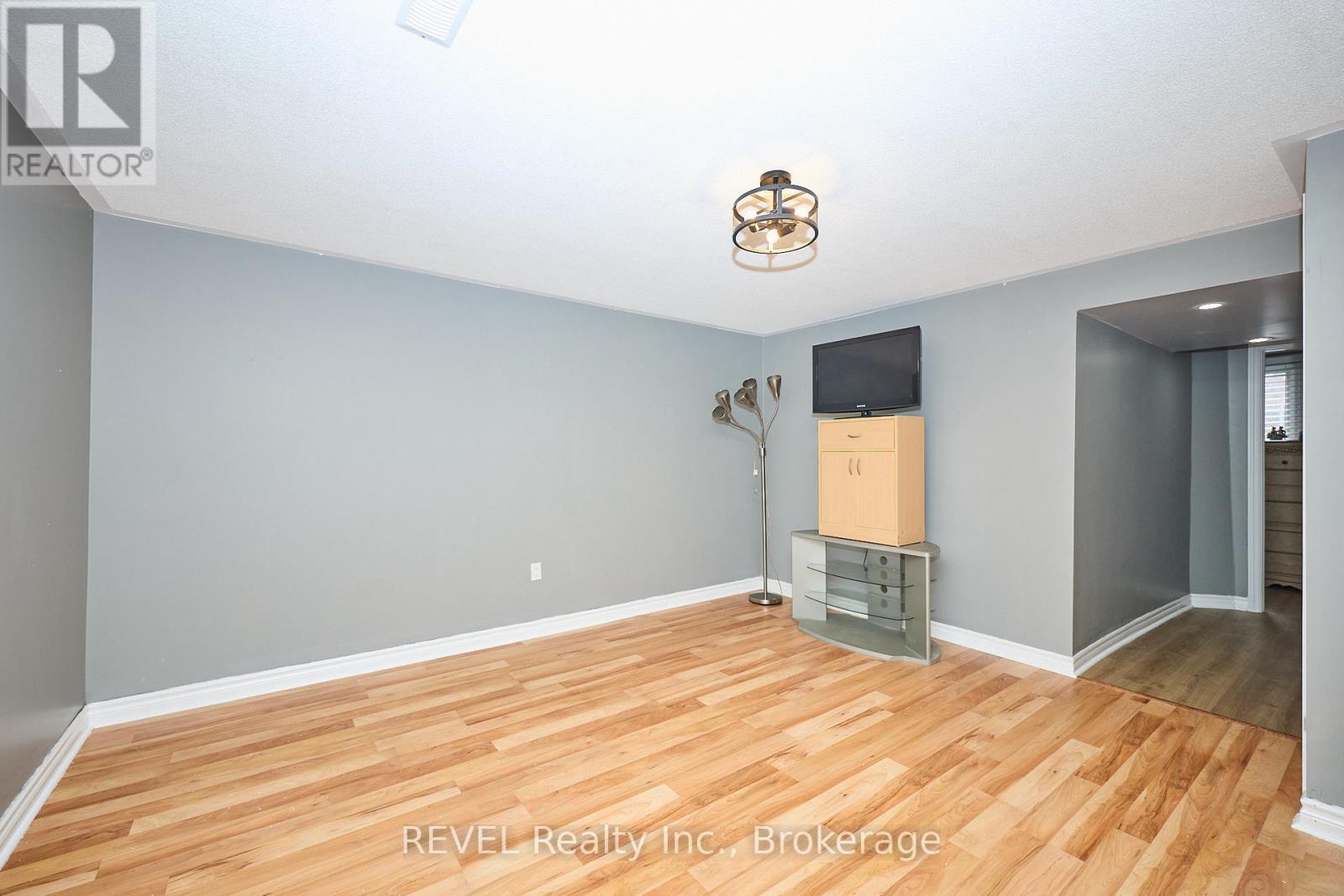 6615 Harper Drive, Niagara Falls, Ontario  L2E 7H7 - Photo 27 - X12608990