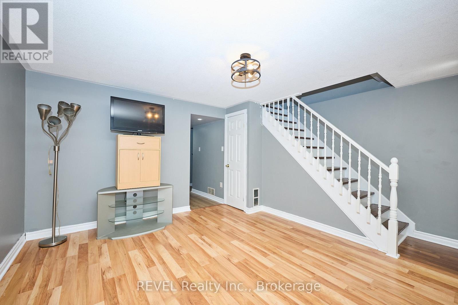 6615 Harper Drive, Niagara Falls, Ontario  L2E 7H7 - Photo 28 - X12608990