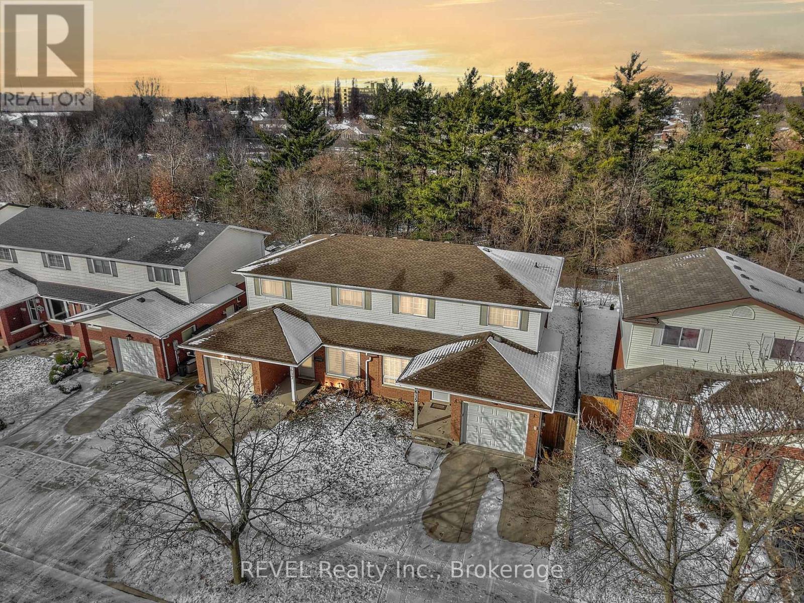 6615 Harper Drive, Niagara Falls, Ontario  L2E 7H7 - Photo 3 - X12608990