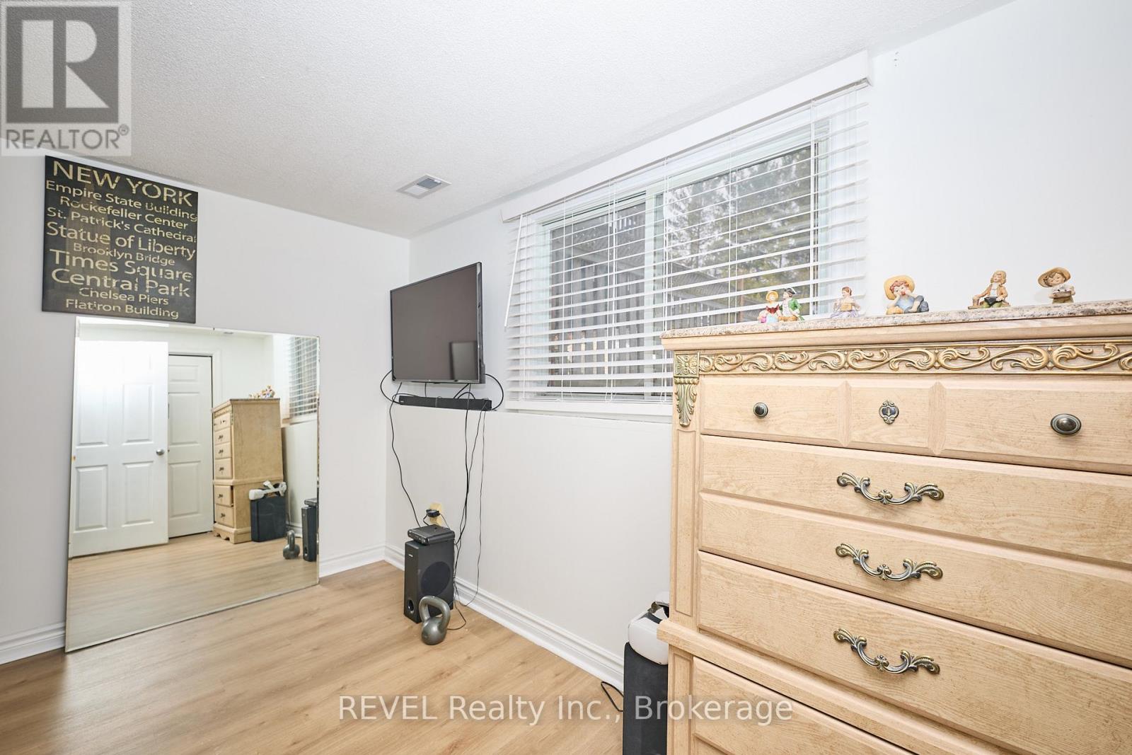 6615 Harper Drive, Niagara Falls, Ontario  L2E 7H7 - Photo 31 - X12608990