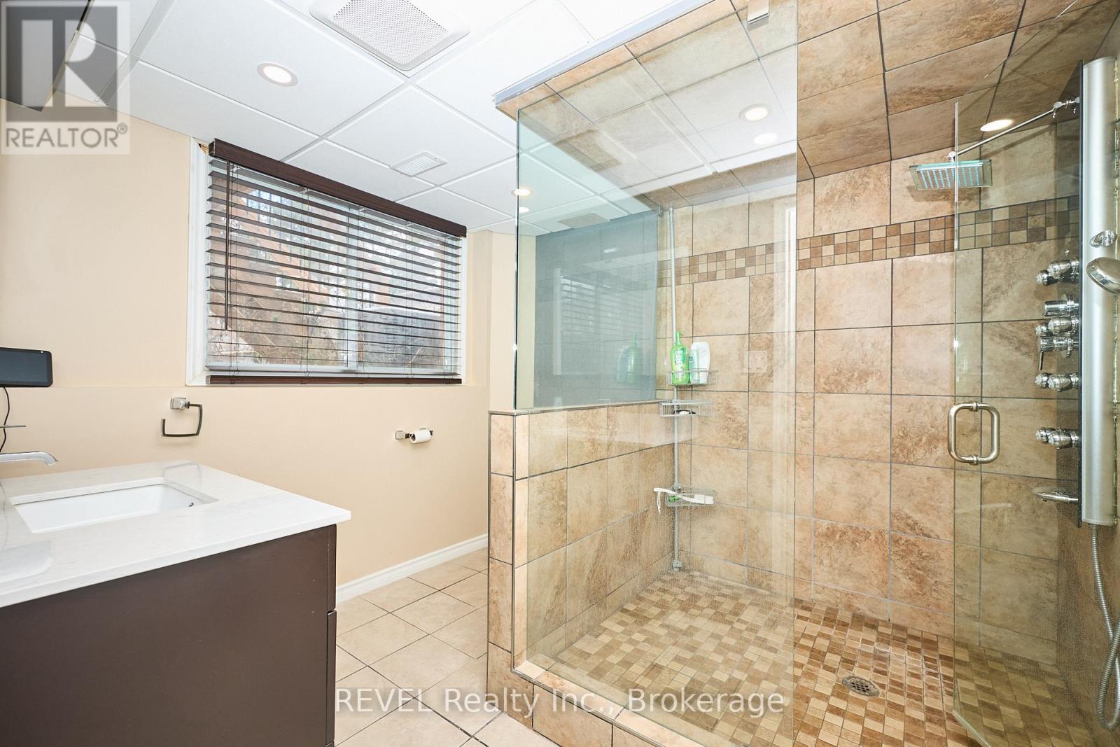 6615 Harper Drive, Niagara Falls, Ontario  L2E 7H7 - Photo 33 - X12608990