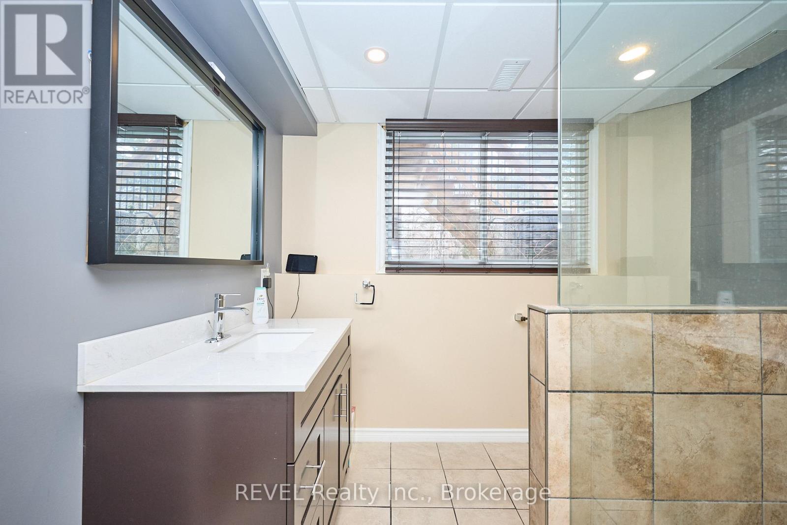 6615 Harper Drive, Niagara Falls, Ontario  L2E 7H7 - Photo 34 - X12608990