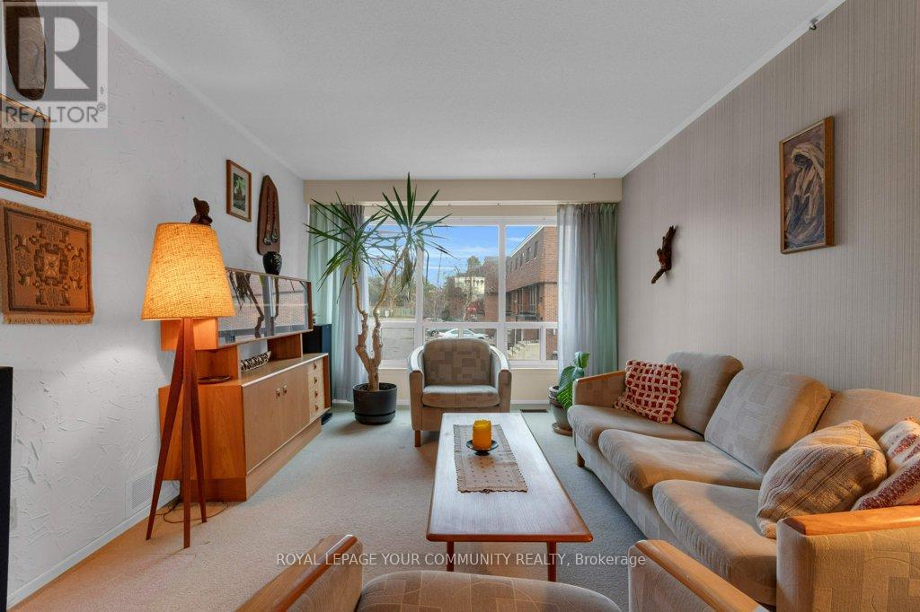 28 Stately Way, Markham, Ontario  L3T 3Z8 - Photo 9 - N12593362