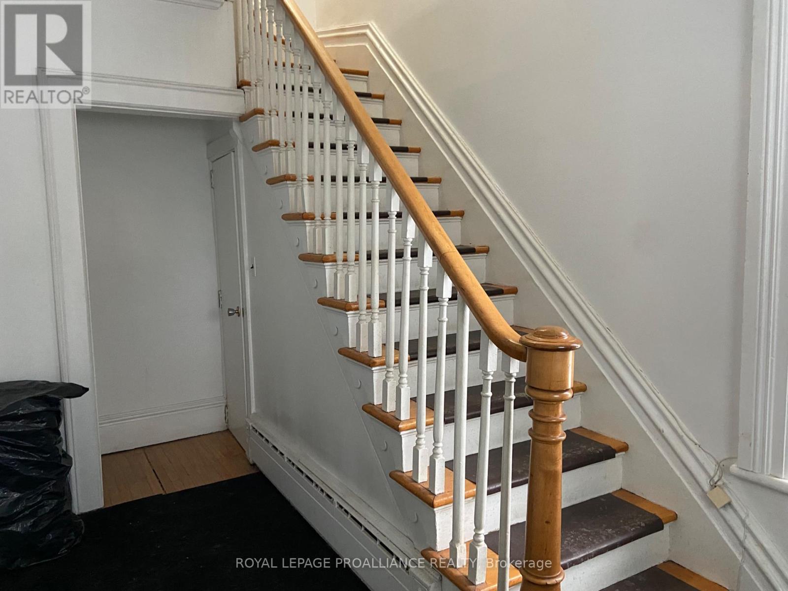 16 William Street, Brockville, Ontario  K6V 4V2 - Photo 10 - X12609014