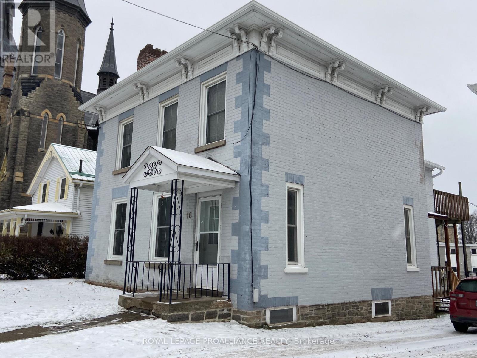 16 William Street, Brockville, Ontario  K6V 4V2 - Photo 3 - X12609014