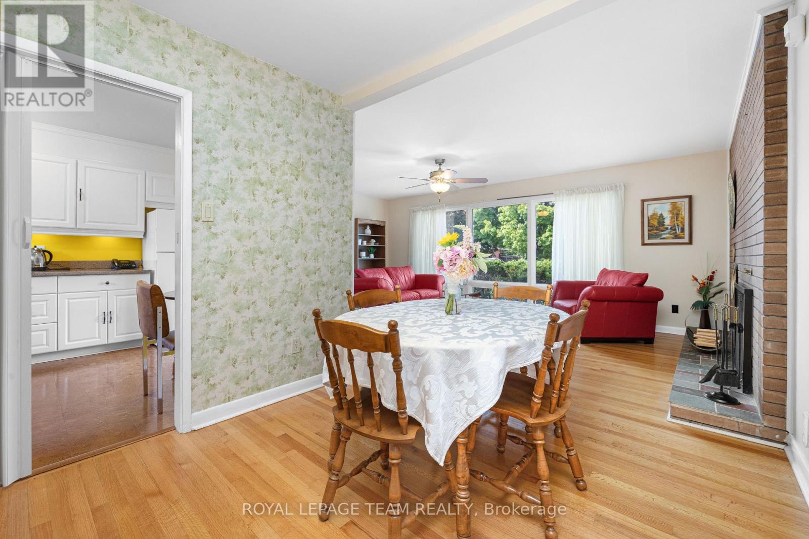 30 Ellery Crescent, Ottawa, Ontario  K2H 6M6 - Photo 12 - X12575254