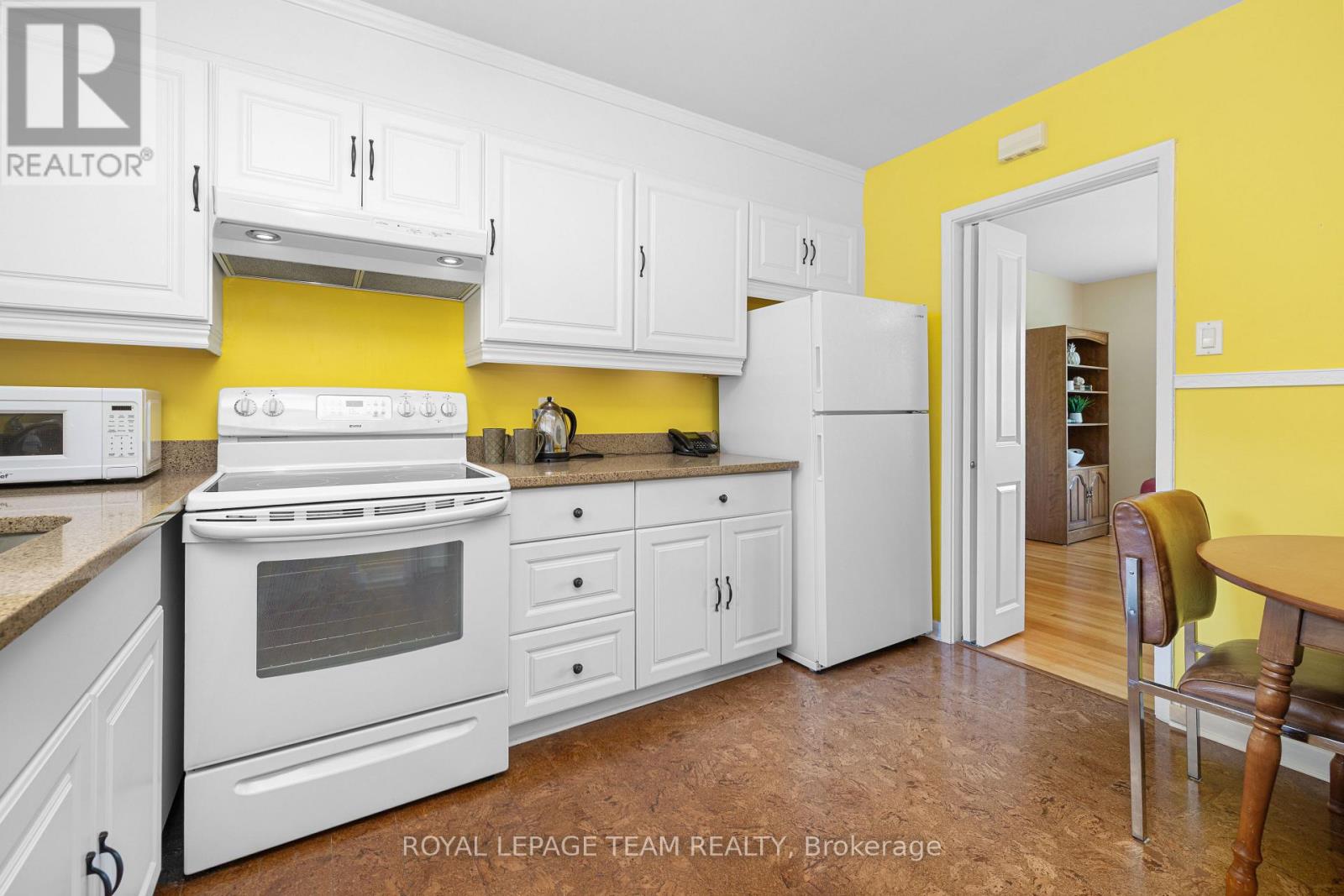 30 Ellery Crescent, Ottawa, Ontario  K2H 6M6 - Photo 17 - X12575254