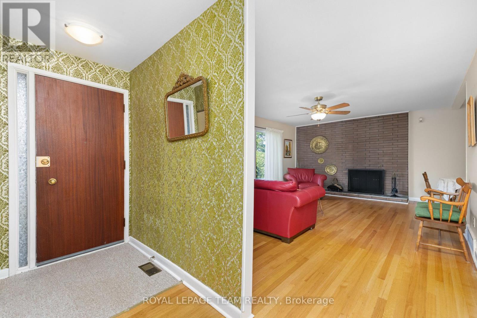 30 Ellery Crescent, Ottawa, Ontario  K2H 6M6 - Photo 6 - X12575254