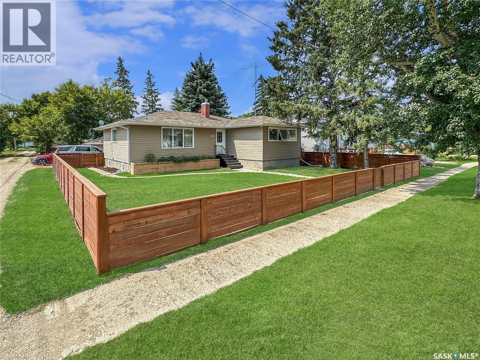 614 Godkin Avenue, Balcarres, Saskatchewan  S0G 0C0 - Photo 2 - SK014183