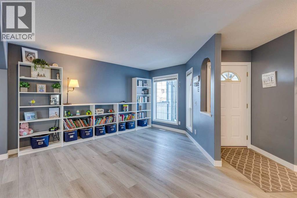 28 Douglas Ridge Green Se, Calgary, Alberta  T2Z 2Z9 - Photo 4 - A2273273