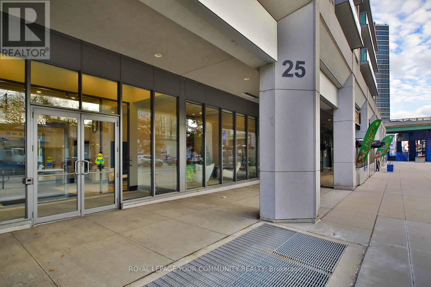 1127 - 25 Lower Simcoe Street, Toronto (Waterfront Communities), Ontario  M5J 3A1 - Photo 2 - C12608966