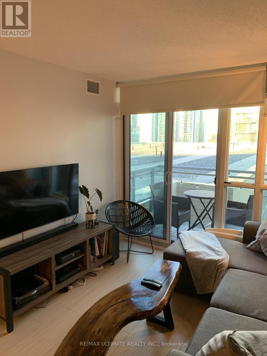 1105 - 15 Iceboat Terrace, Toronto, Ontario  M5V 4A5 - Photo 4 - C12608978