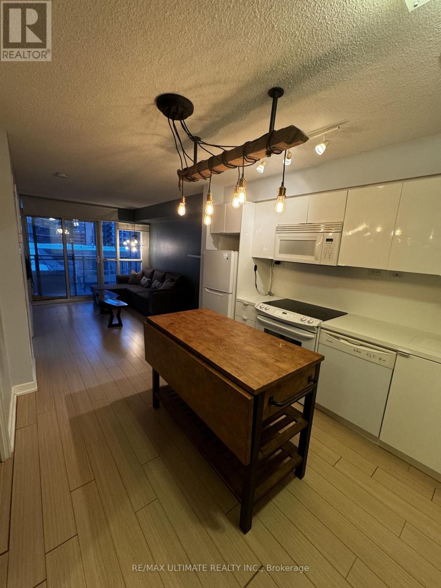 1105 - 15 Iceboat Terrace, Toronto, Ontario  M5V 4A5 - Photo 8 - C12608978