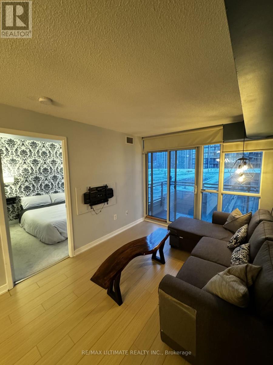 1105 - 15 Iceboat Terrace, Toronto, Ontario  M5V 4A5 - Photo 9 - C12608978