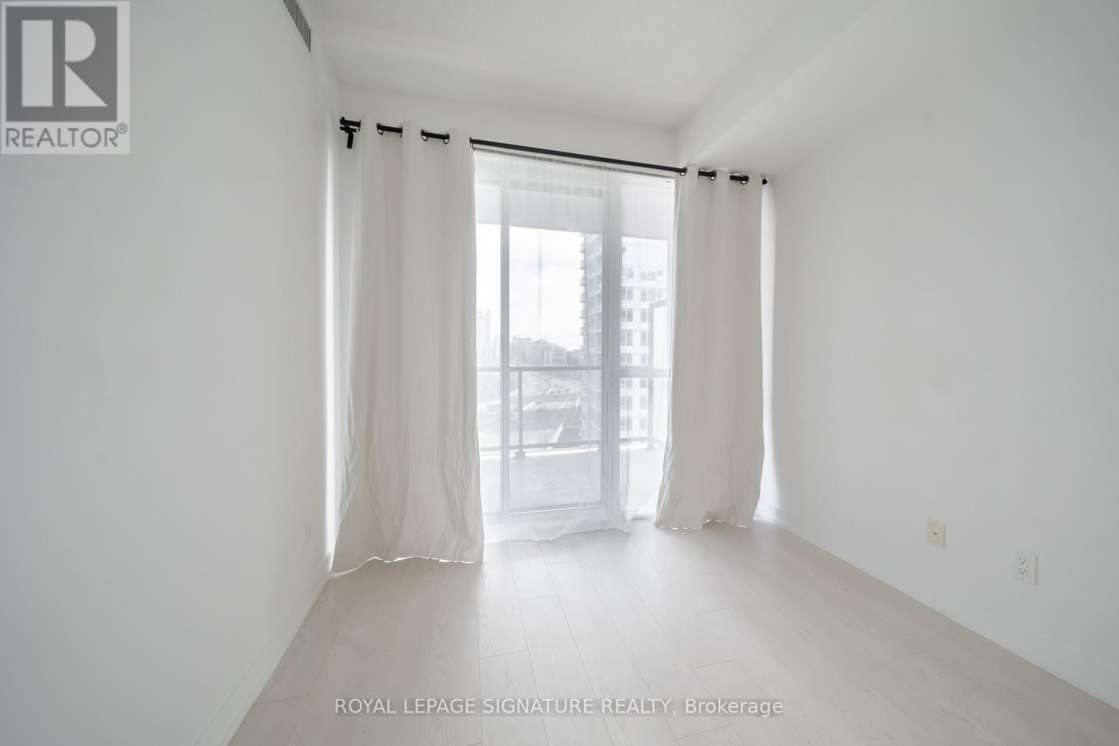 1106 - 20 Bruyeres Mews, Toronto, Ontario  M5V 0G8 - Photo 11 - C12609040