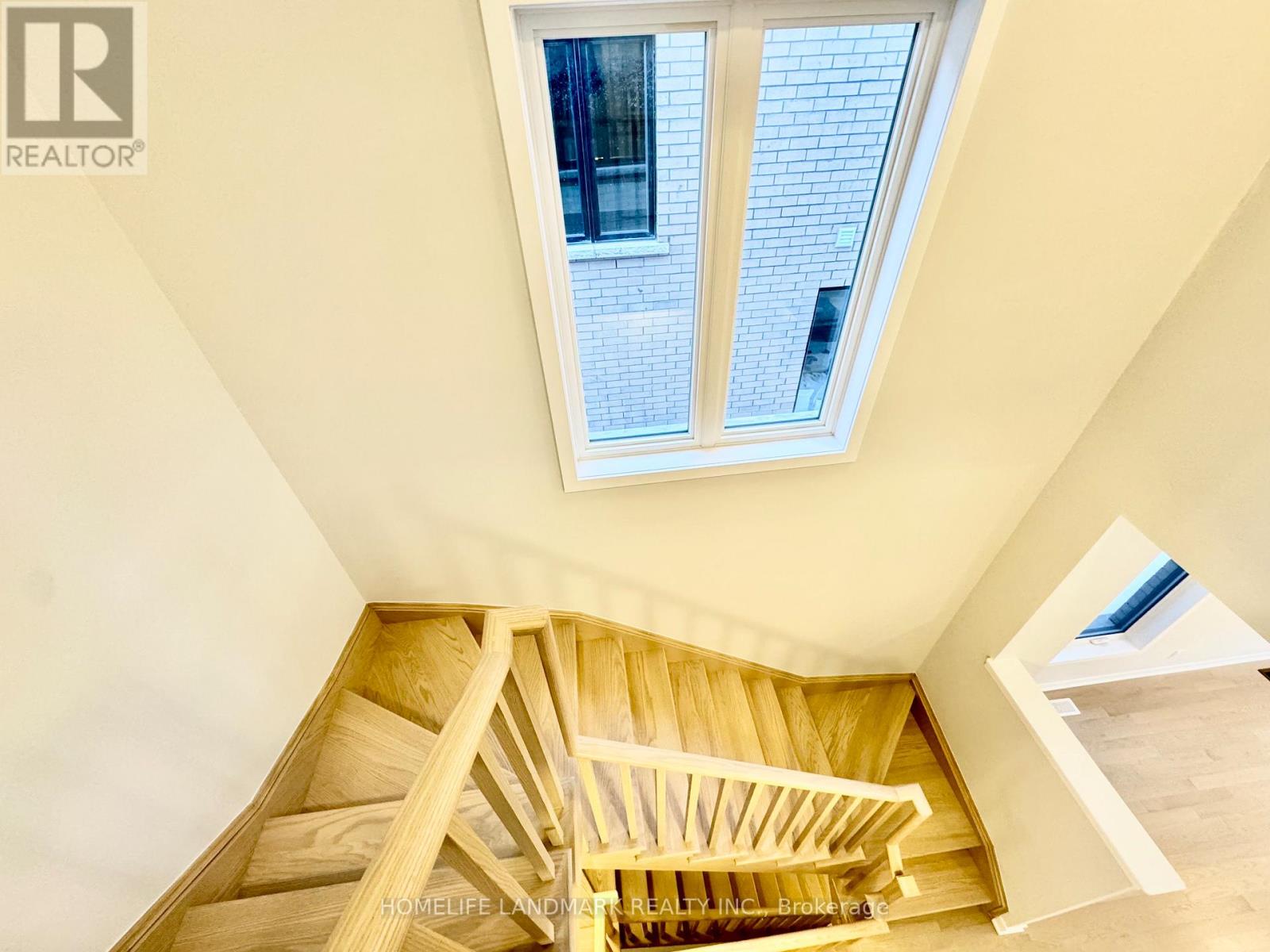 12 Harvey Bunker Crescent, Markham (Angus Glen), Ontario  L6C 3M7 - Photo 17 - N12608940