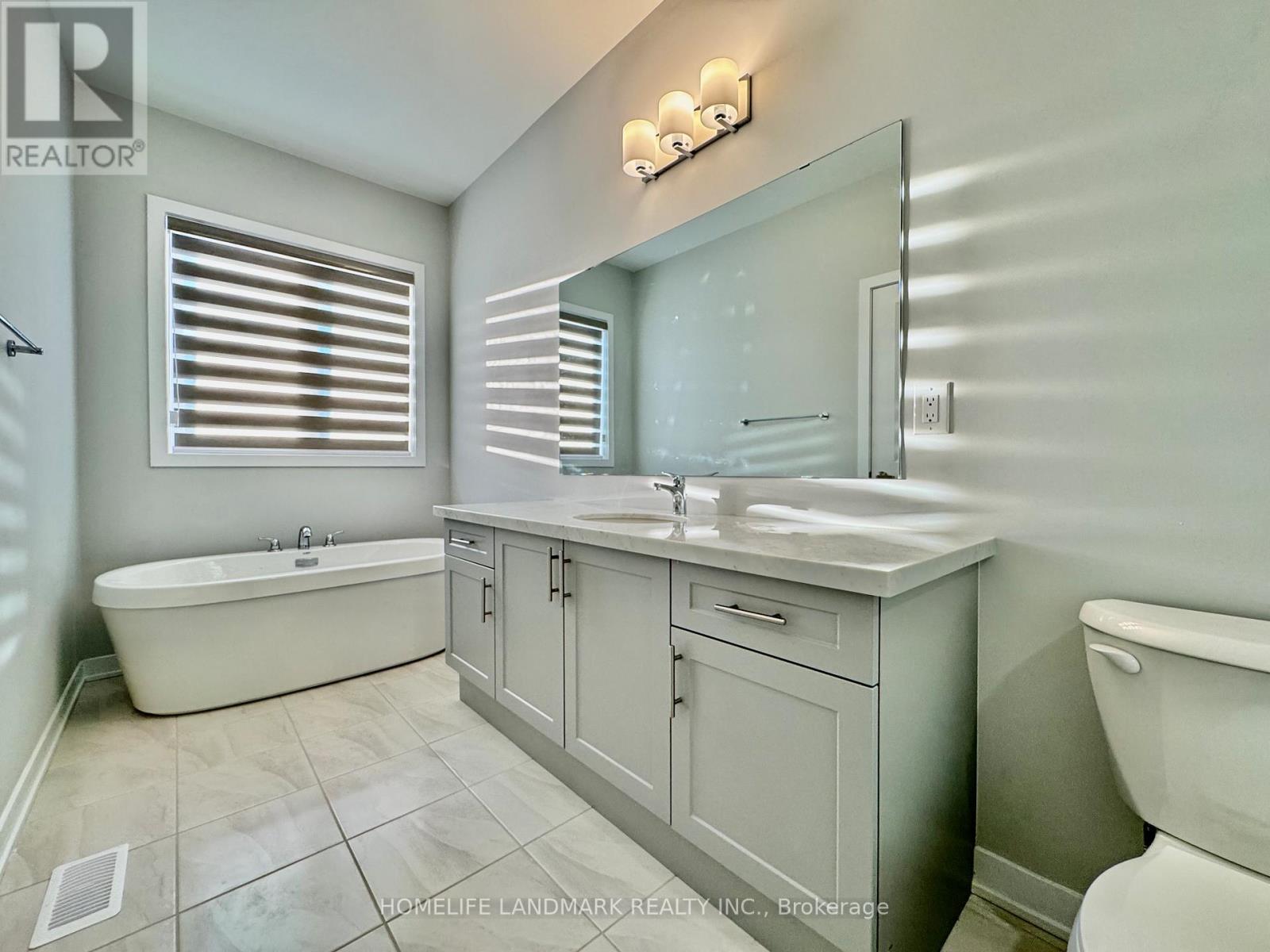 12 Harvey Bunker Crescent, Markham (Angus Glen), Ontario  L6C 3M7 - Photo 23 - N12608940
