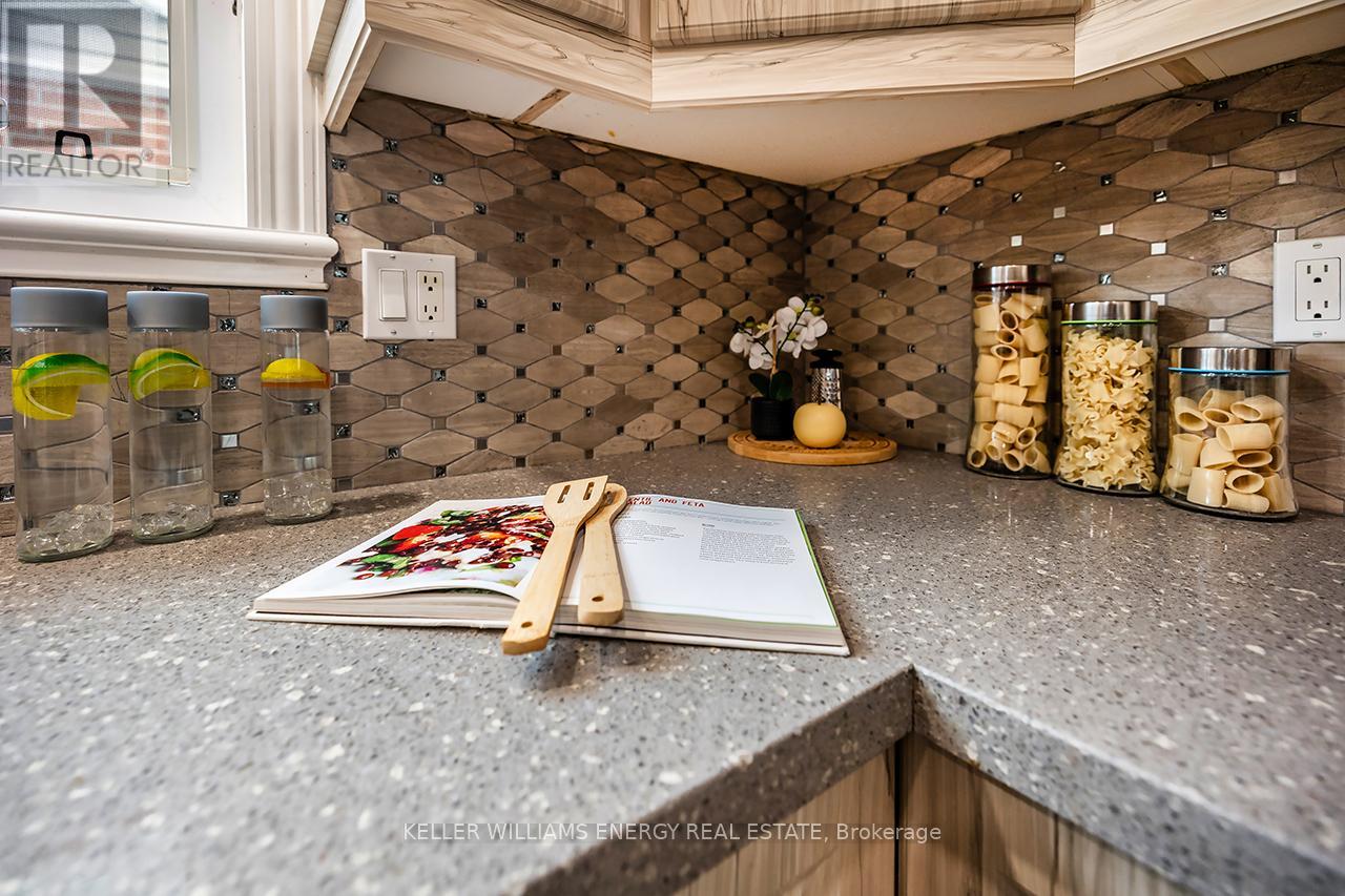 416 Mayfair Avenue, Oshawa, Ontario  L1G 2X9 - Photo 7 - E12541120