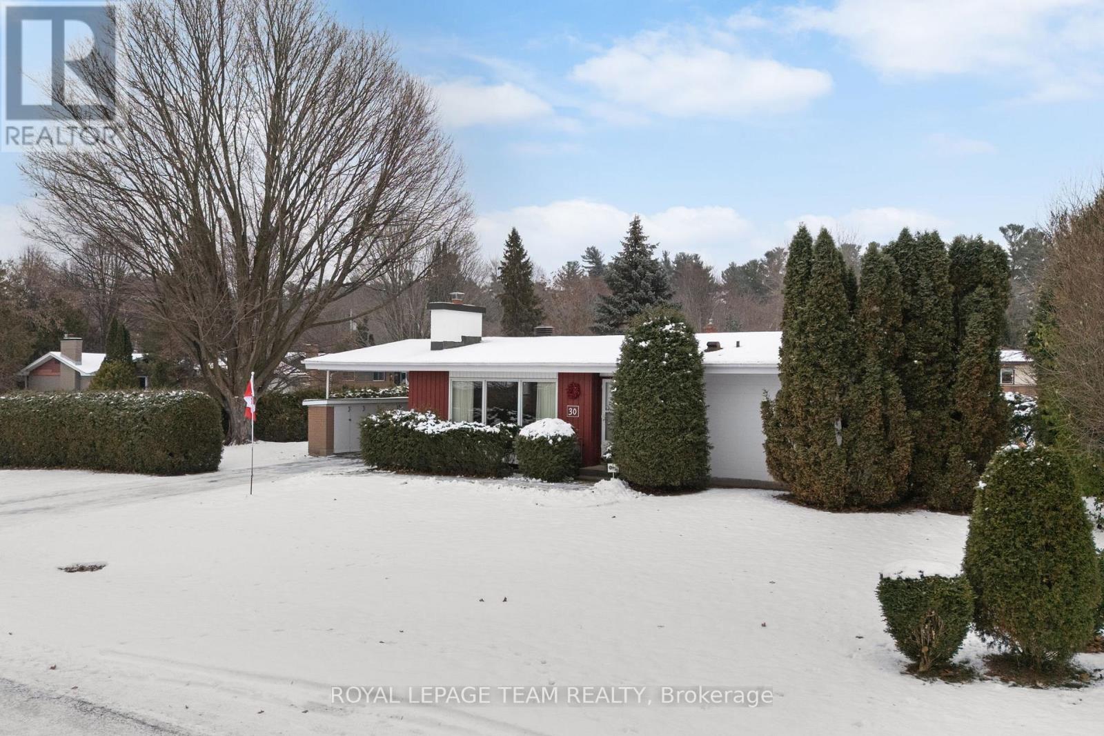 30 Ellery Crescent, Ottawa, Ontario  K2H 6M6 - Photo 2 - X12575254