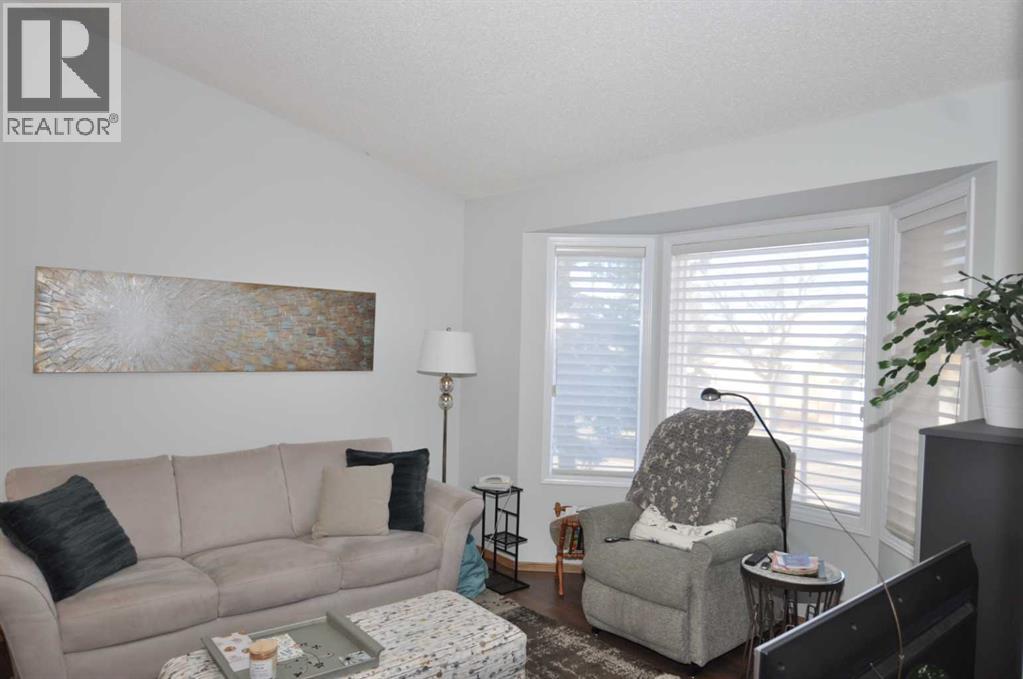 16 Edenwold Green Nw, Calgary, Alberta T3A 5B8 - Photo 4 - A2273205