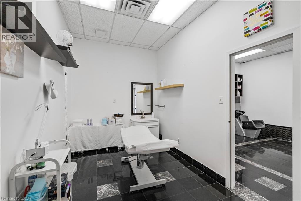 665 Plains Road E, Burlington, Ontario L7T 2E8 - Photo 23 - 40792536