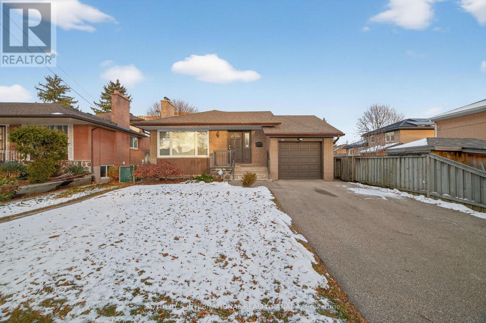 80 GUERNSEY DRIVE, Toronto, Ontario