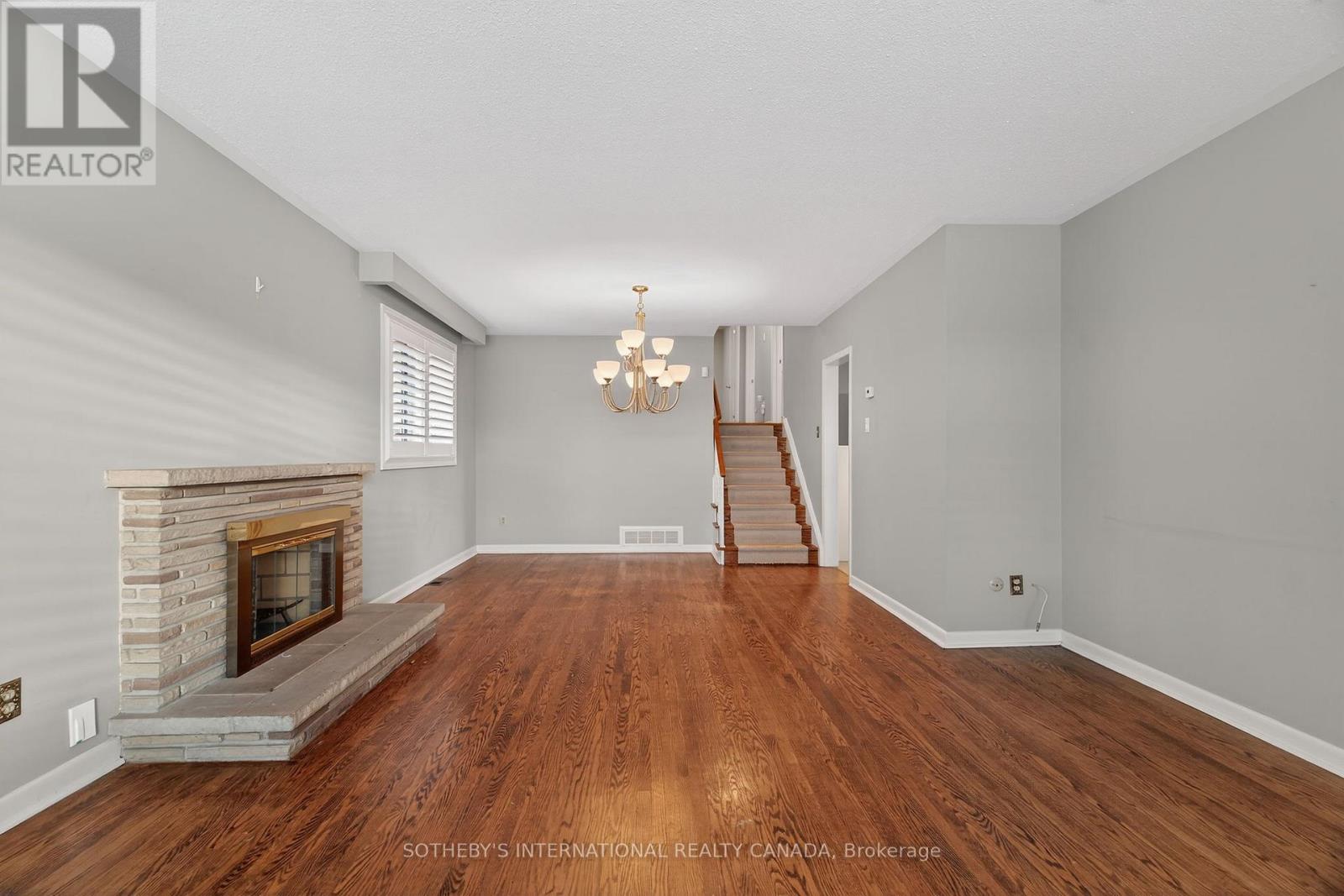 80 Guernsey Drive, Toronto, Ontario  M9C 3A7 - Photo 10 - W12608946