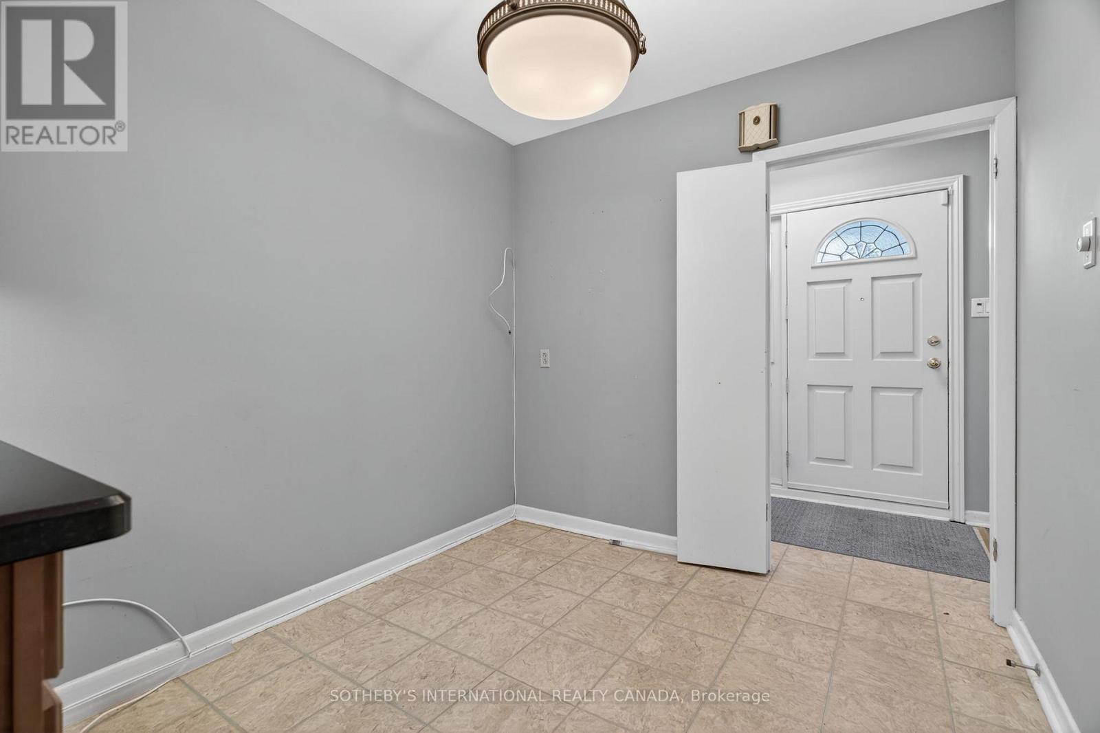 80 Guernsey Drive, Toronto, Ontario  M9C 3A7 - Photo 15 - W12608946