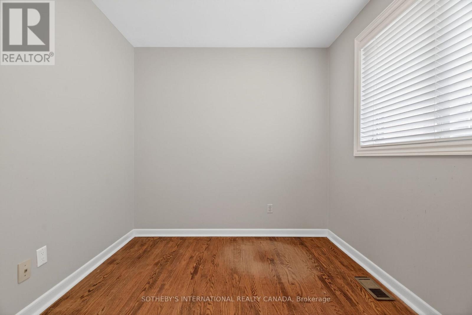 80 Guernsey Drive, Toronto, Ontario  M9C 3A7 - Photo 22 - W12608946