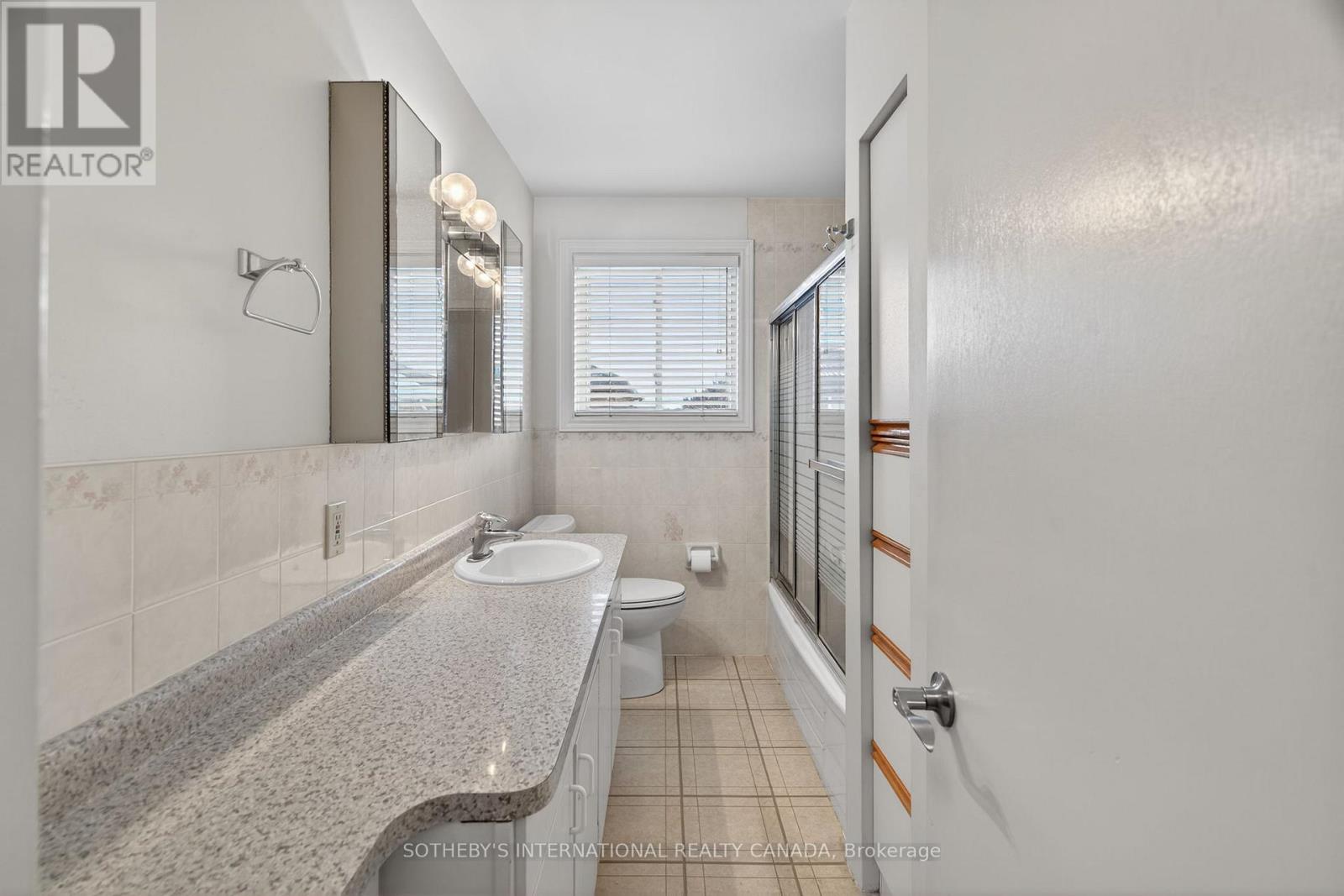 80 Guernsey Drive, Toronto, Ontario  M9C 3A7 - Photo 23 - W12608946