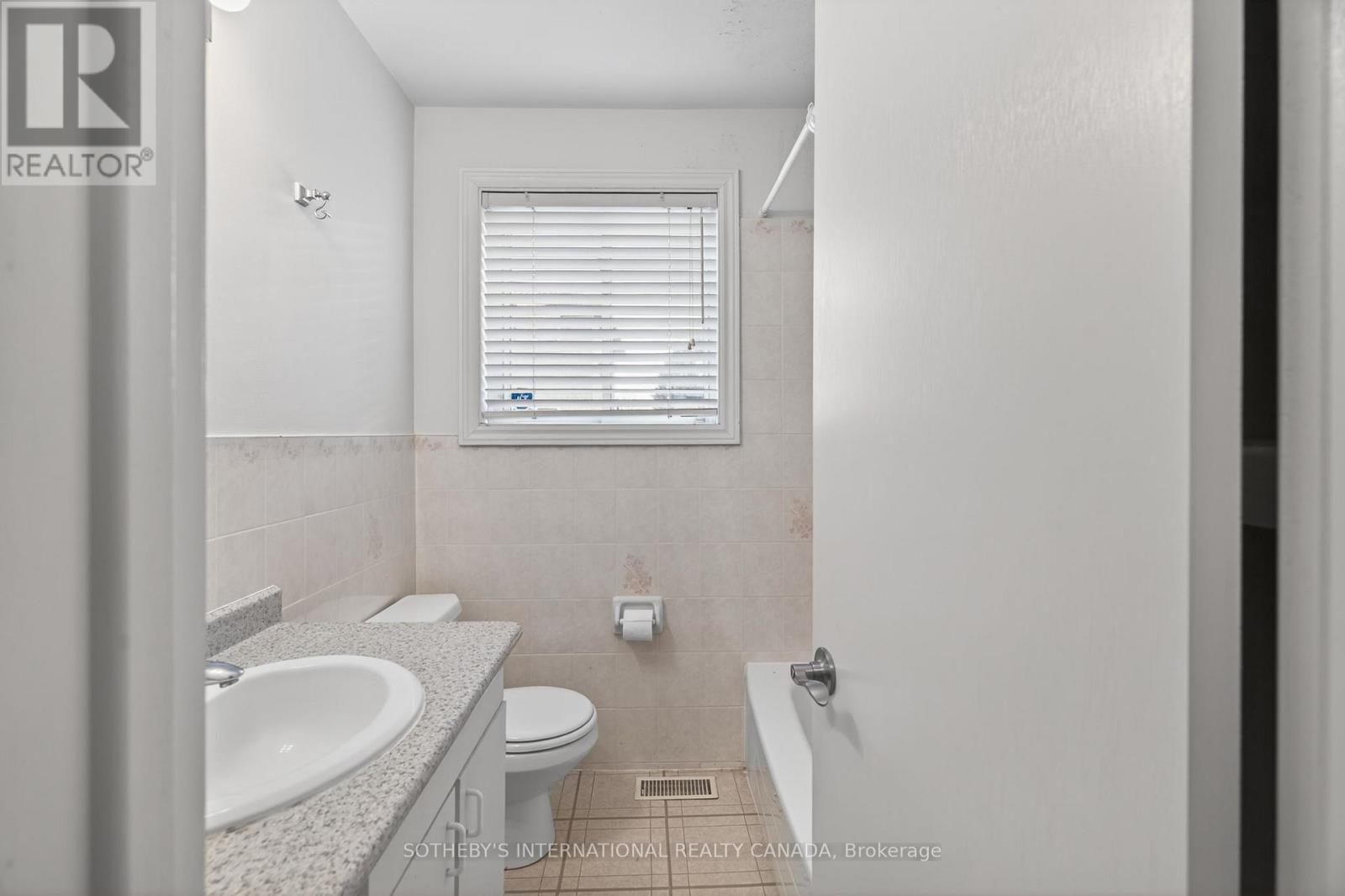 80 Guernsey Drive, Toronto, Ontario  M9C 3A7 - Photo 30 - W12608946