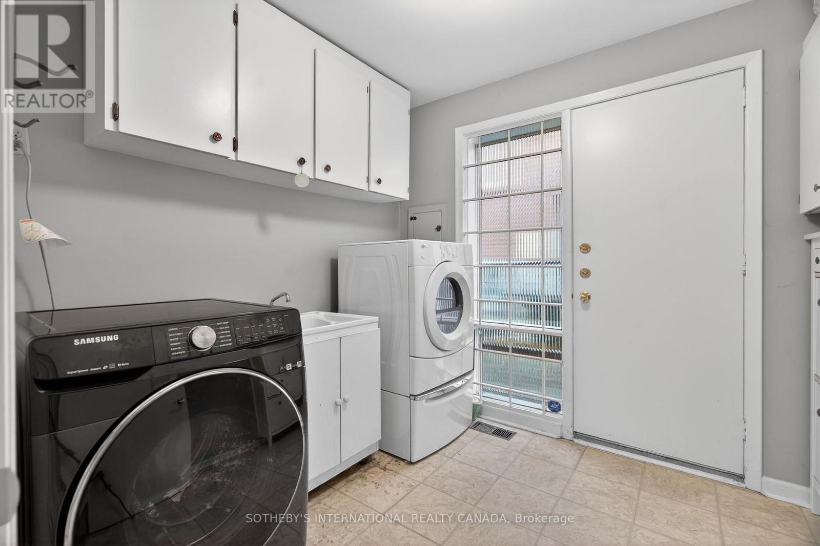 80 Guernsey Drive, Toronto, Ontario  M9C 3A7 - Photo 32 - W12608946