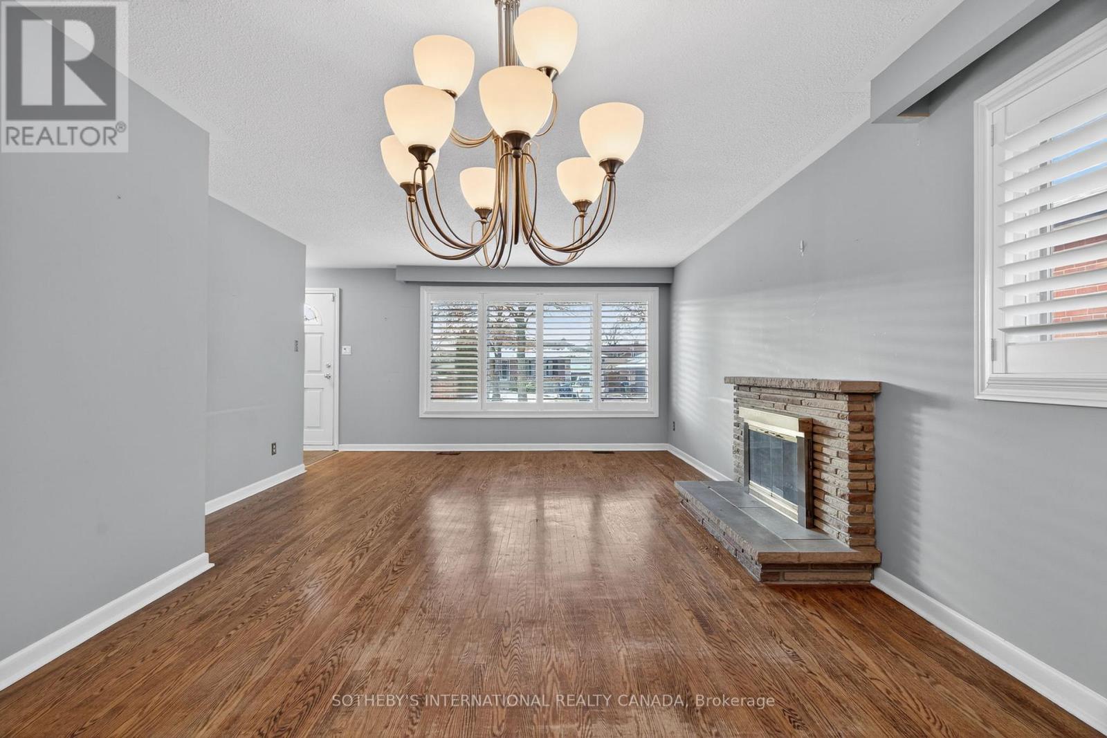 80 Guernsey Drive, Toronto, Ontario  M9C 3A7 - Photo 8 - W12608946