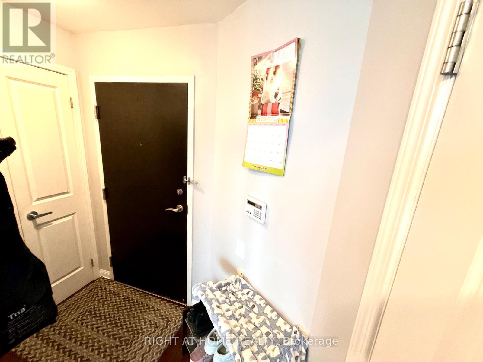 503 - 15 Windermere Avenue, Toronto, Ontario  M6S 5A2 - Photo 10 - W12609036