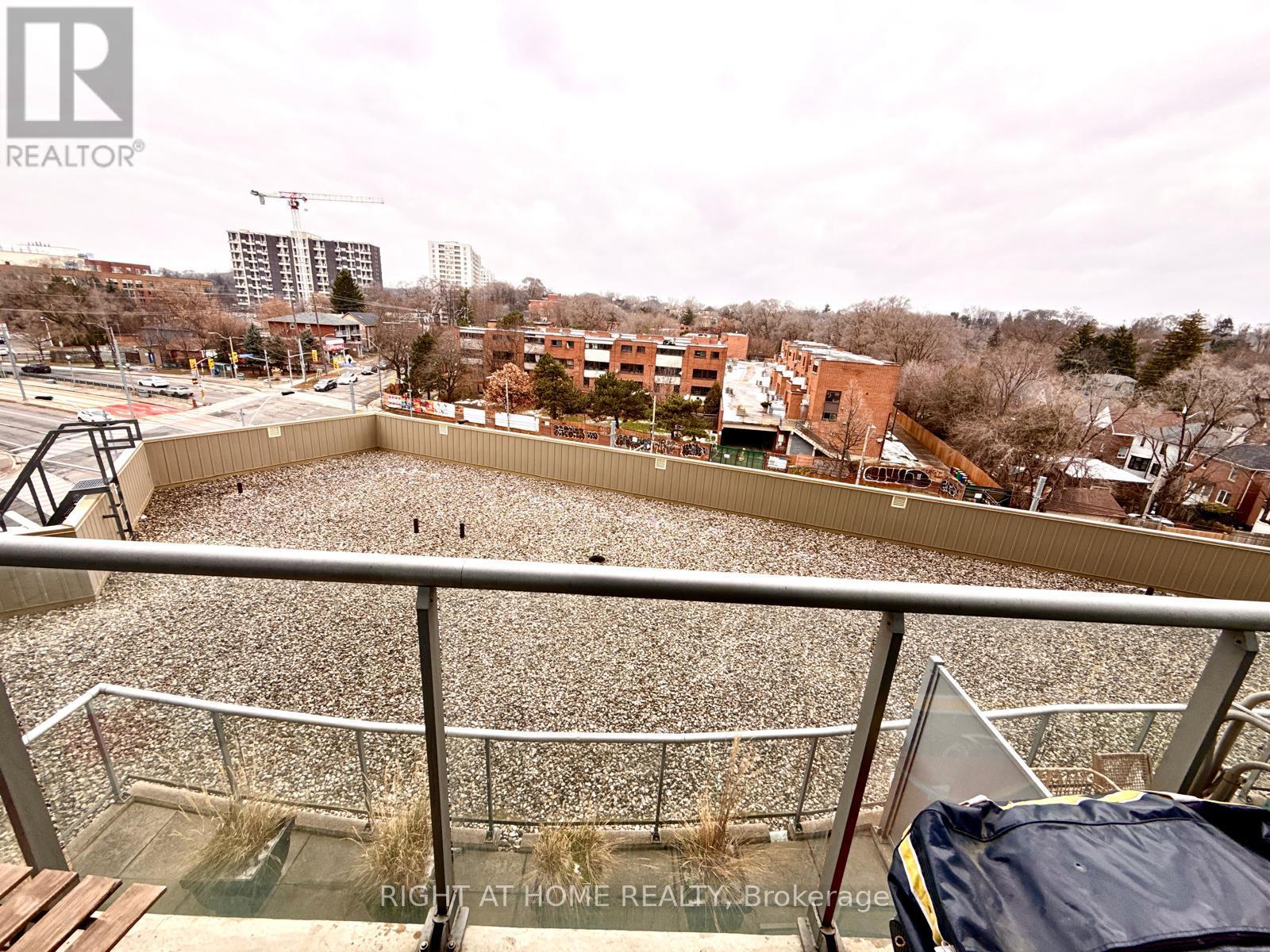 503 - 15 Windermere Avenue, Toronto, Ontario  M6S 5A2 - Photo 11 - W12609036