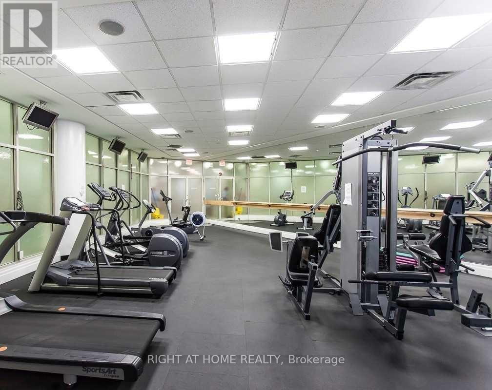 503 - 15 Windermere Avenue, Toronto, Ontario  M6S 5A2 - Photo 12 - W12609036